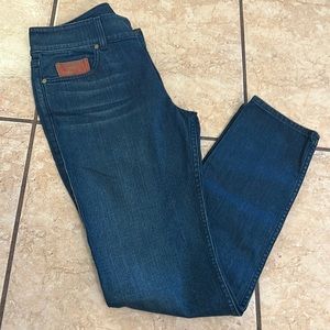 Daou Women Jeans leather inner pocket piece back leather belt loop size 32 X 32